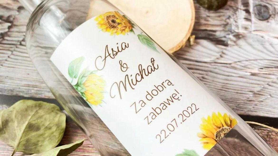 Naklejki weselne na butelki: Personalizowany akcent na twoim przyjęciu